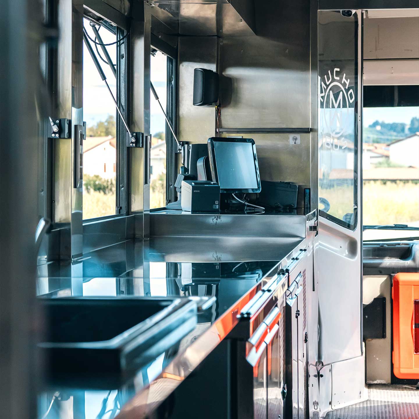 gold-move_shooting-fotografico-corporate_siera-mucho-bus_photo-02